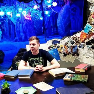 Meet your Posher, Warren